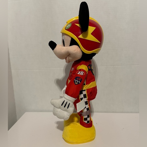 Disney Roadster Racers Talking Mickey Mouse - Picture 3 of 9